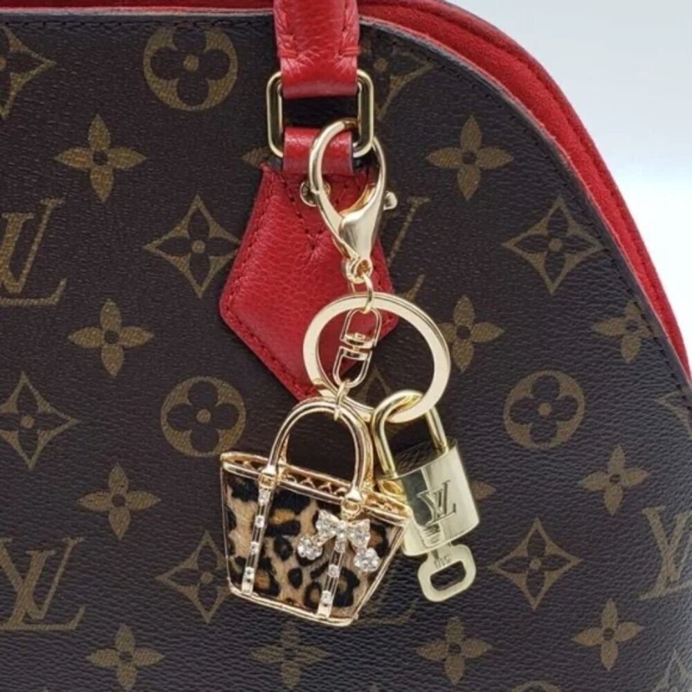 Louis Vuitton Gold Lock 🔒 Authentic LV Key + Unbranded Leopard Bag Charm - Picture 6 of 7